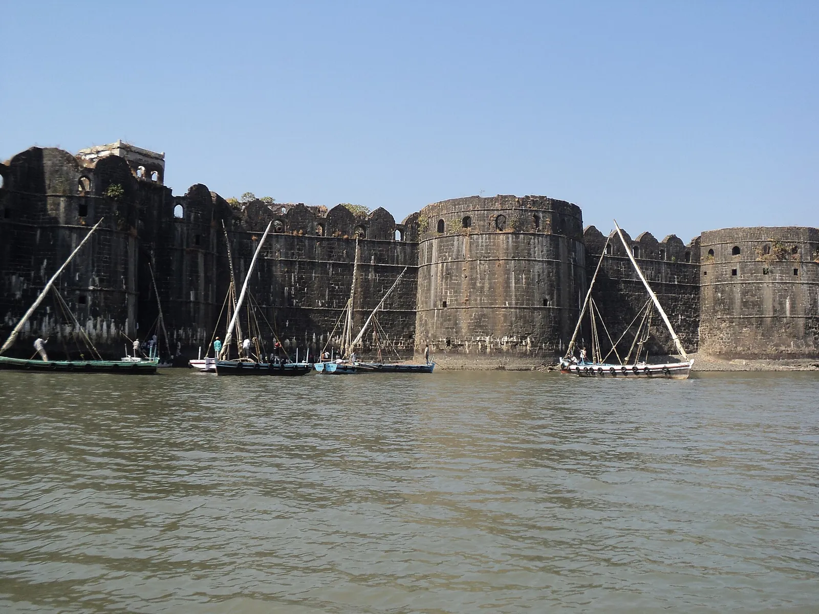 Walls of Murud-Janjira sea fort near Murud