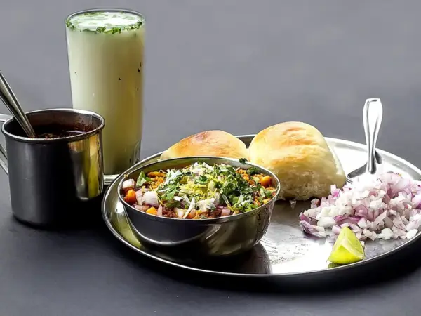 Misal Pav, Mumbai