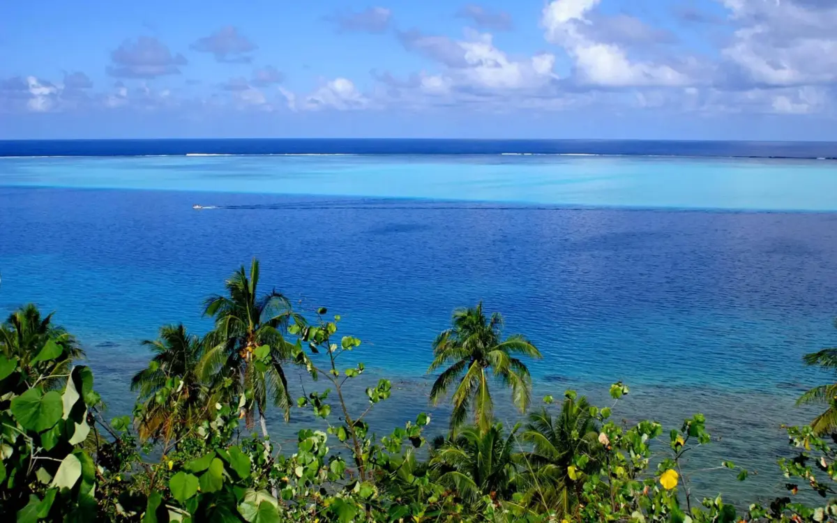 Turquoise lagoon at Avea Bay on Huahine Iti