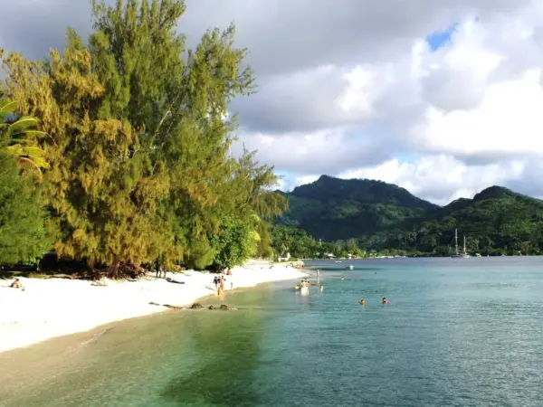 Beach and lagoon at Fare, Huahine’s main village
