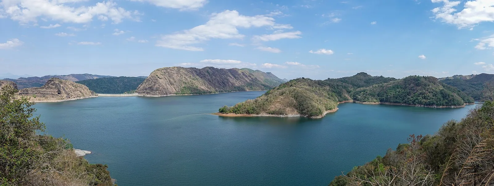 Panorama of Idukki Reservoir and Dam with Kurathi Mala hill left and Kuravan Mala hill right.
