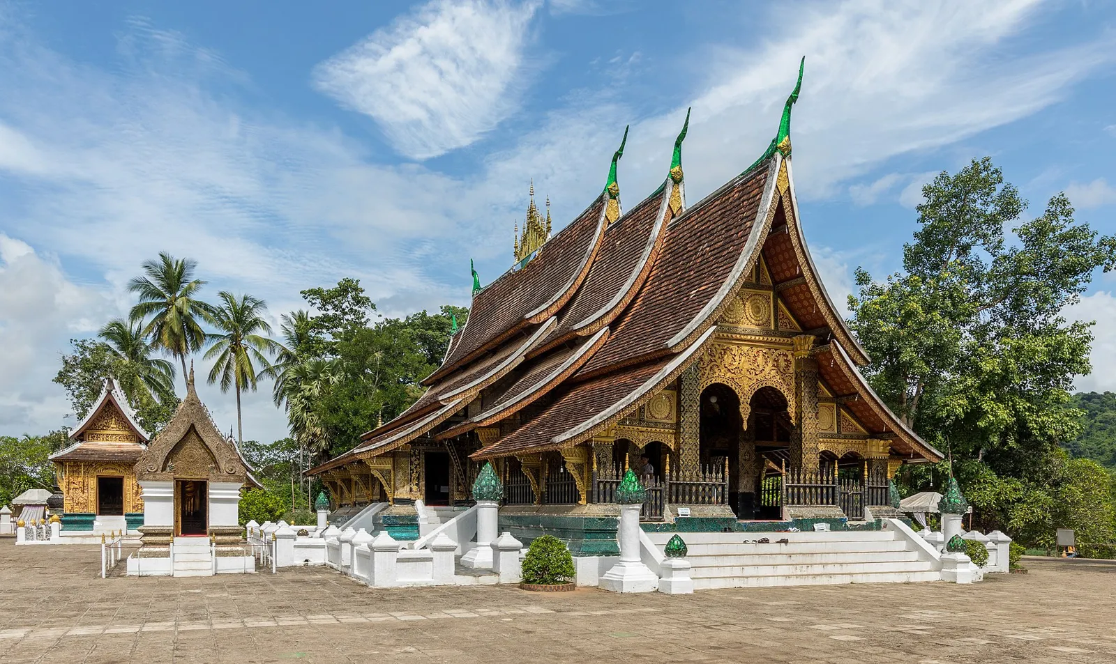 The sweeping roofs of Wat Xieng Thong temple in Luang Prabang
