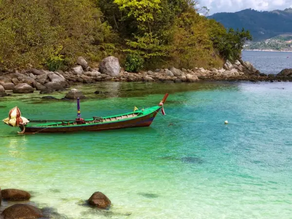 Phuket, Singapore
